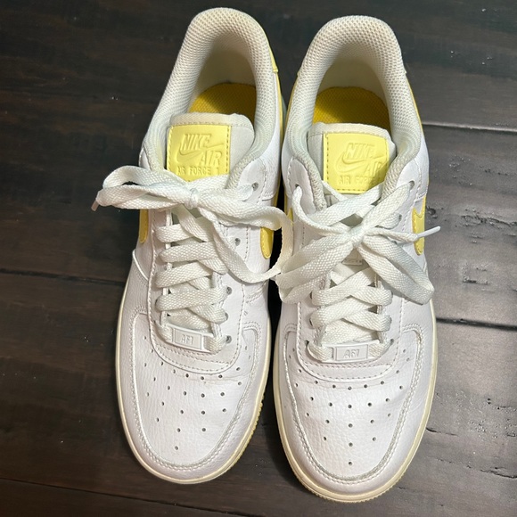 Nike Air Force 1s - Picture 4 of 5